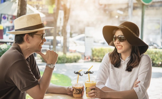 Đi xem mắt là gì? Có nên đi xem mắt qua mai mối không?