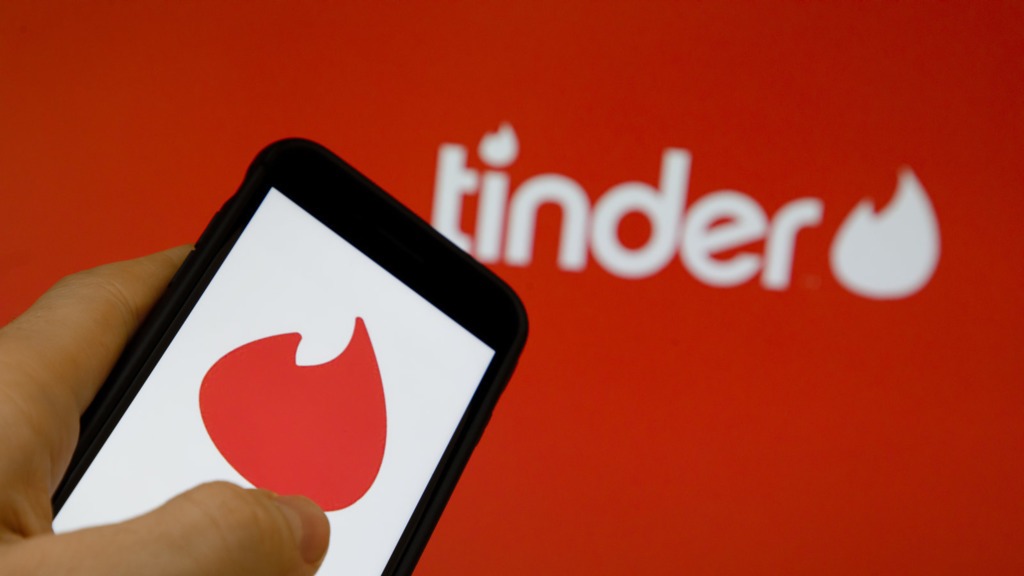 Tinder là gì? App hẹn hò online Tinder có gì nổi bật?